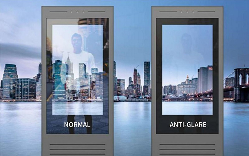 حول الزجاج المضاد للوهج في لافتات LCD الرقمية لشاشة CNLC