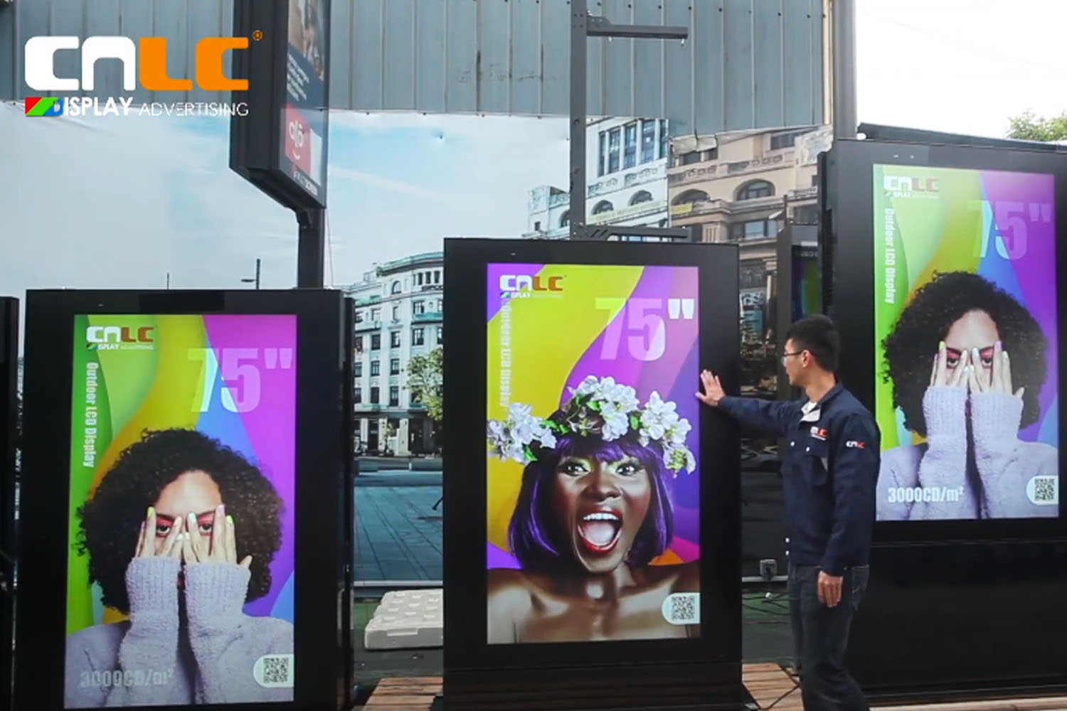 إحداث ثورة في الإعلانات الخارجية: حلول LCD عالية السطوع للمدن الذكية