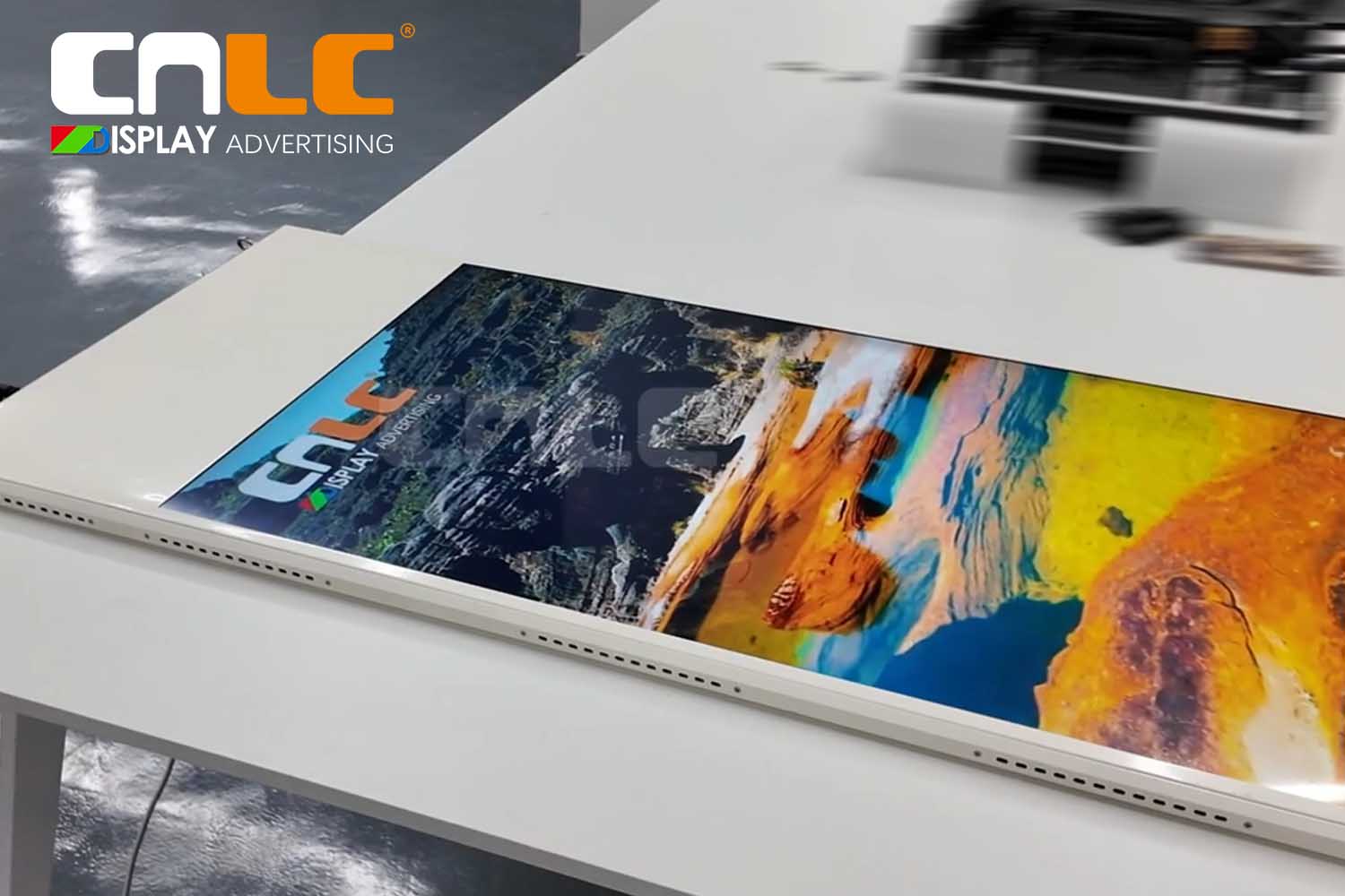 شاشة عرض رقمية LCD عالية السطوع مزدوجة الجوانب مقاس 49 بوصة للإعلانات في المتاجر والواجهات
