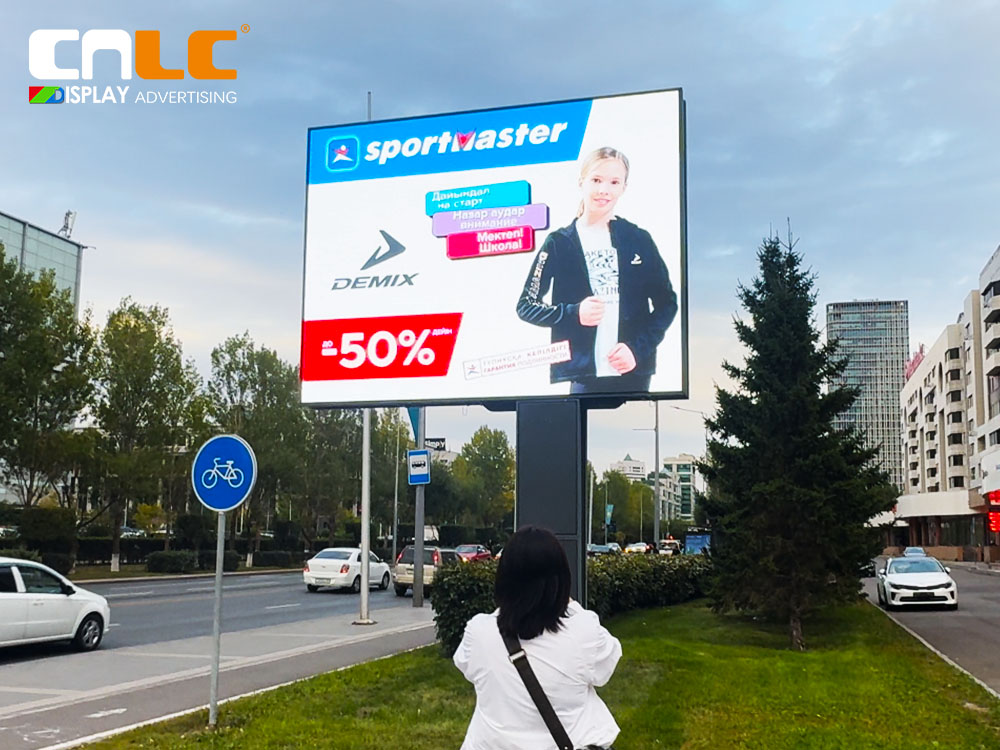 4x3m P4 high-resolution LED billboard running outdoor digital ads on roadside