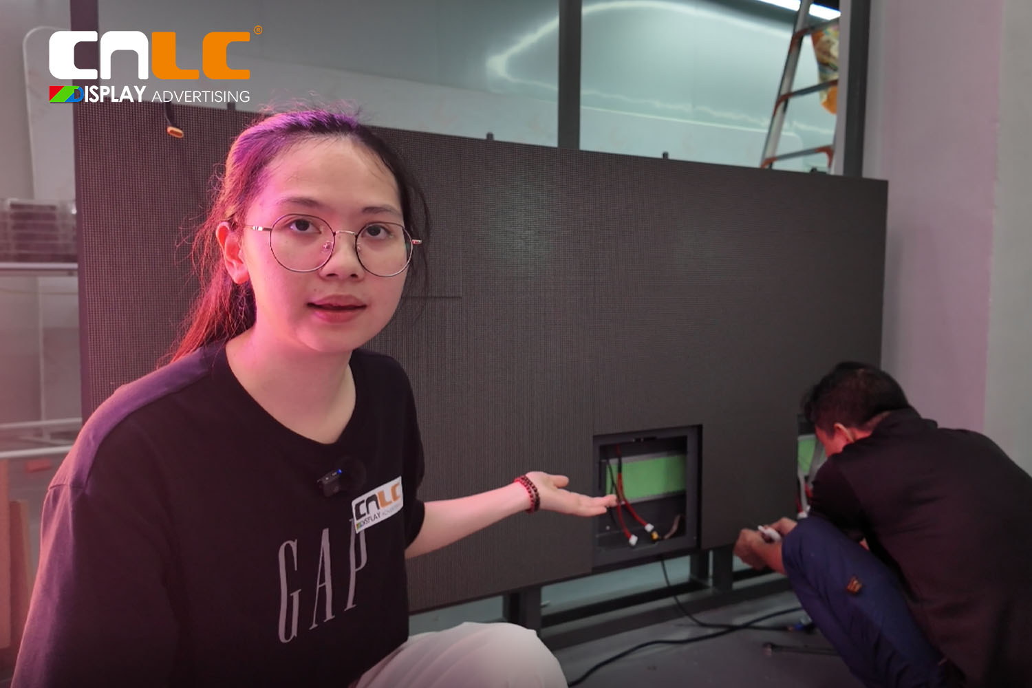 خزانة عرض LED ثابتة من الألومنيوم خفيف الوزن، وزنها ٤.٥ كجم | شاشة عرض متينة وسلسة