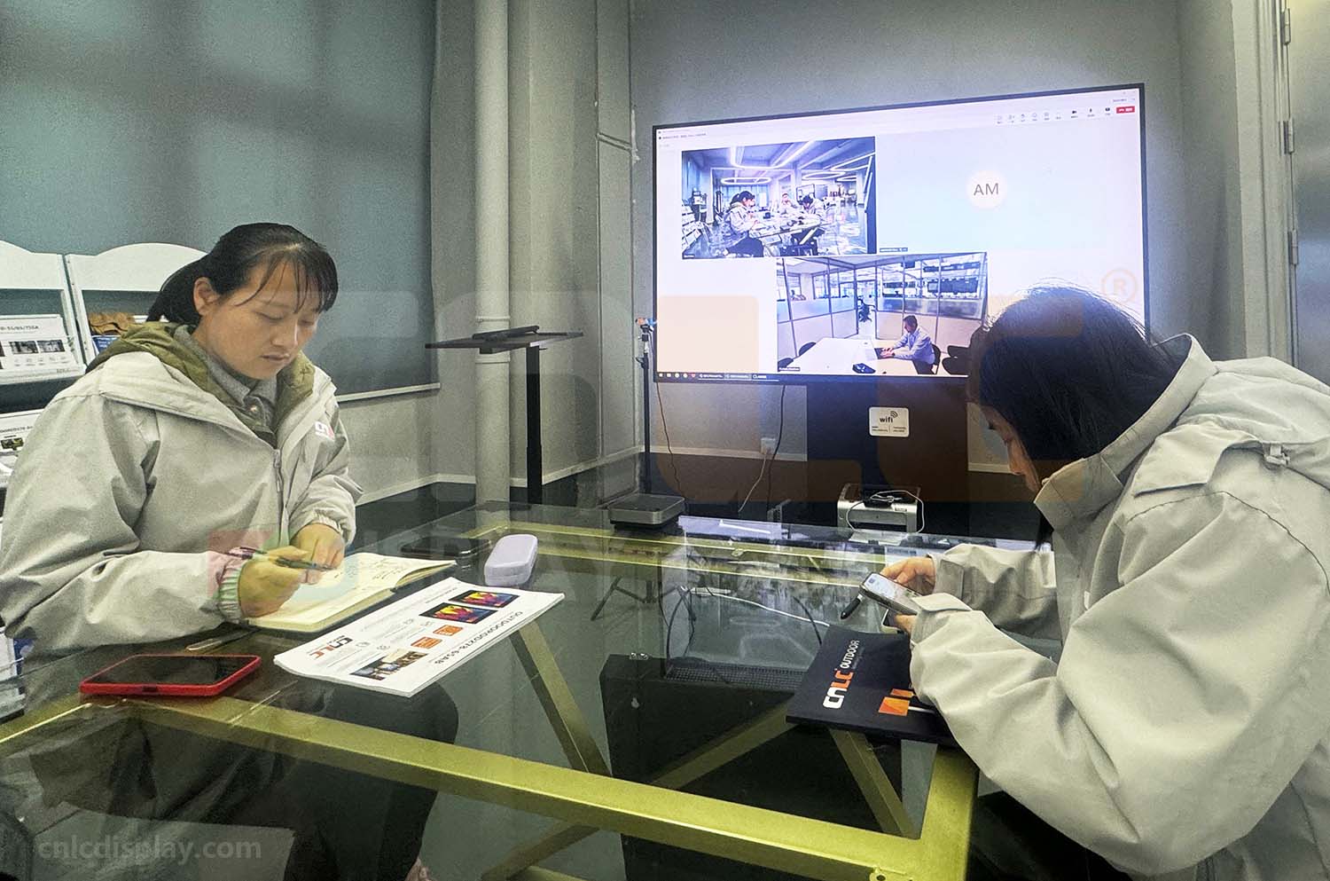 Online project meeting between CNLC and JCDecaux for LED Totem display project