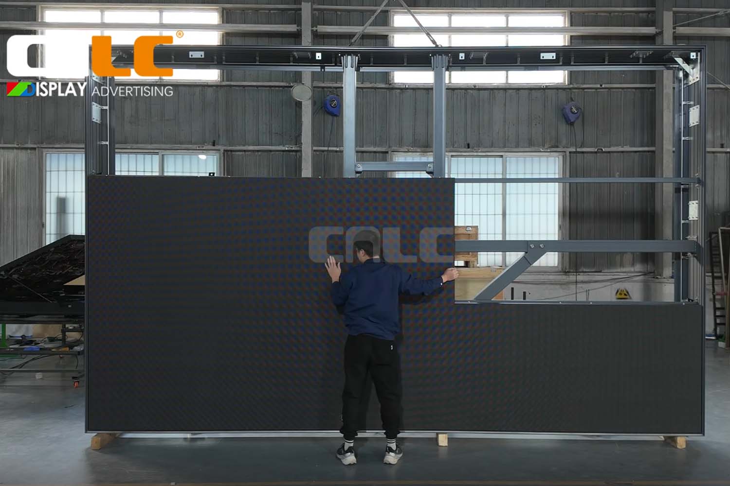 كيفية تركيب لوحة إعلانية خارجية بتقنية LED | نظام إطار معياري